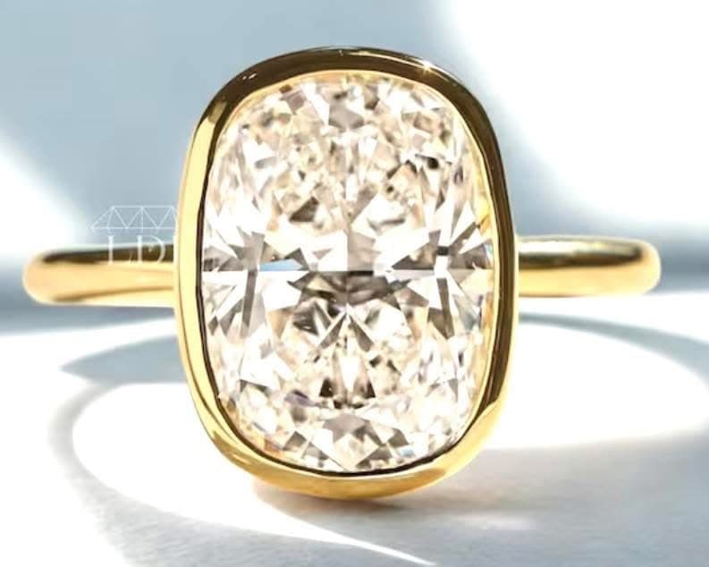 A diamond piece sourced and set by Cool Blue Diamond